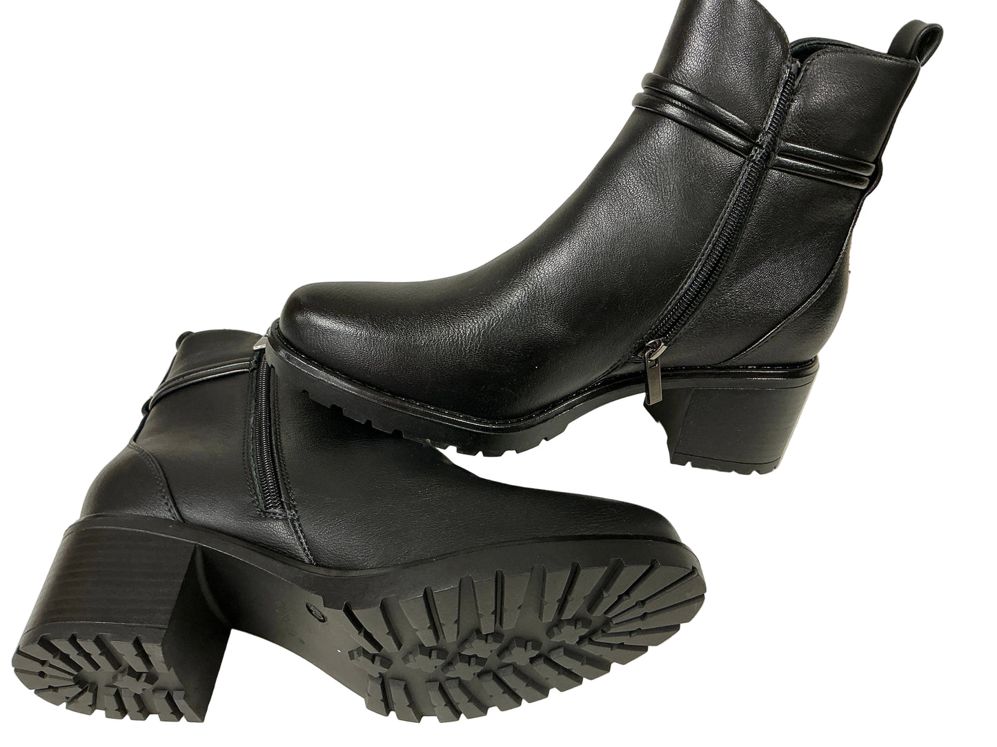 BLACK SHORT BOOT
