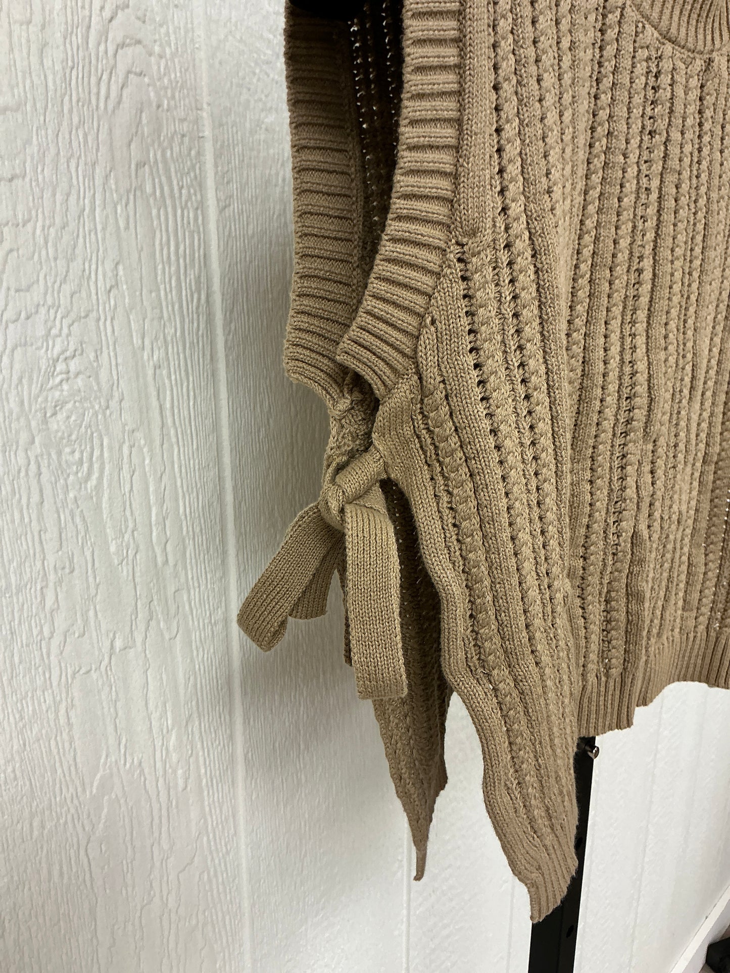 Side Tie Sweater Vest