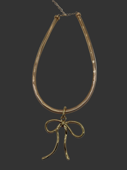 GOLD CHOKER WITH CHARM