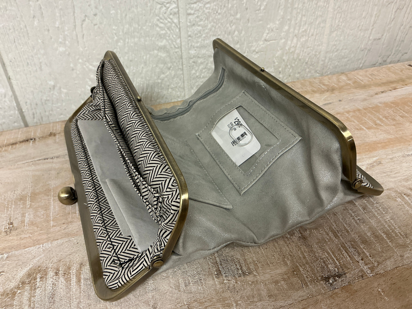 KISS LOCK CLUTCH