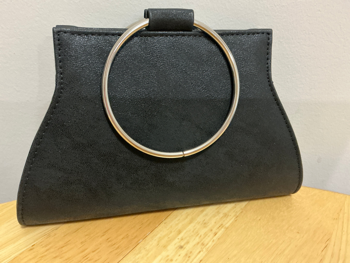 LUCY SHIMMER WRISTLET