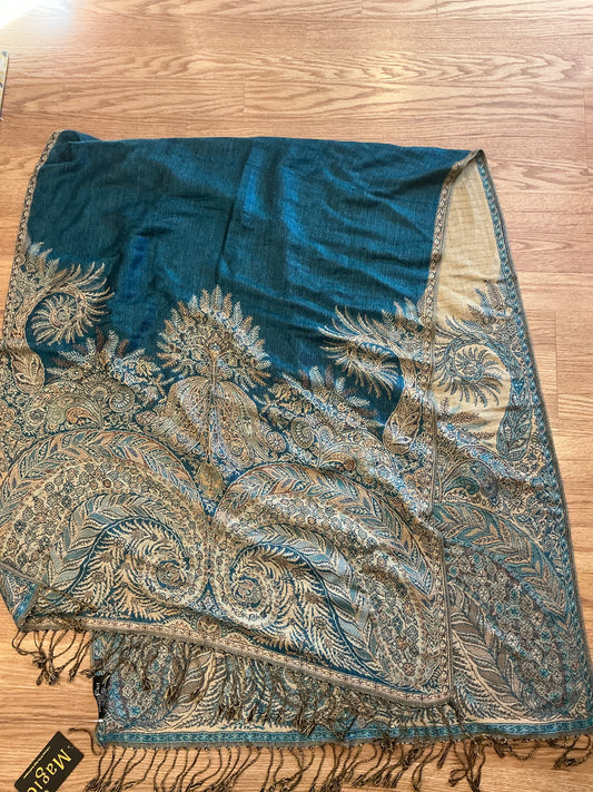 WOVEN PAISLEY SHAWLS