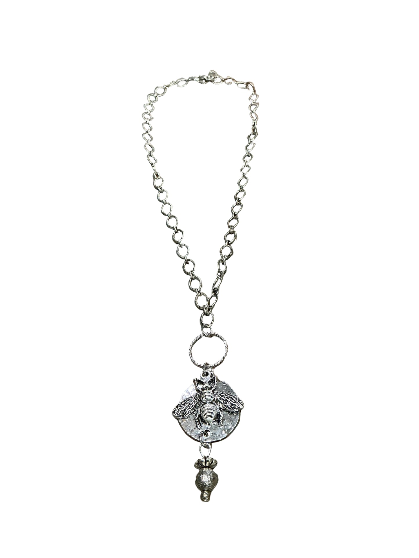 SILVER TEXTURED CHAIN NECKLACE W/BEE CHARM